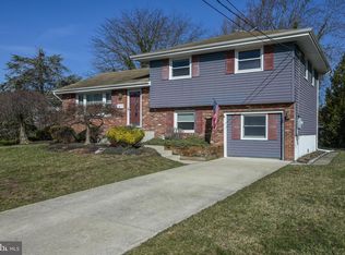 7 Walnut Dr, Burlington, NJ 08016