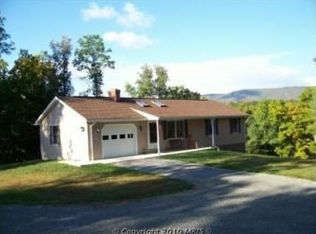 122 Maranatha Ln, Berkeley Springs, WV 25411