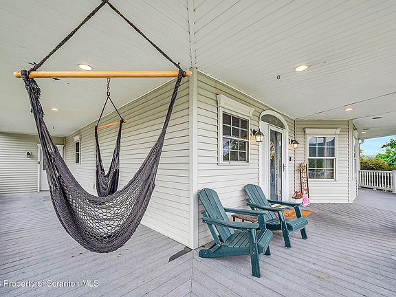 3rd image of 13024 Maple Dr