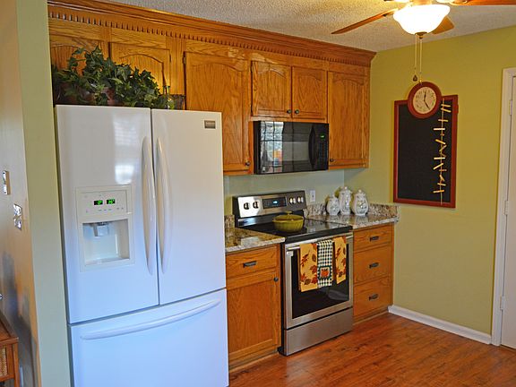 4th image of 107 Canary Cir