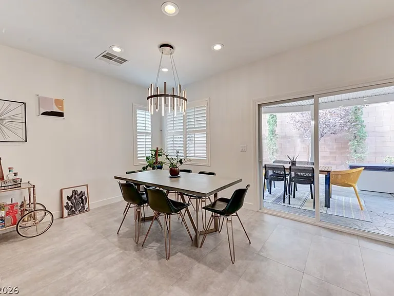 1041 Chestnut Chase St — Photo 11