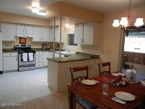 2nd image of 998 S La Bellota