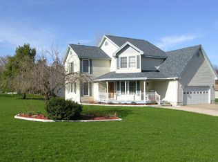 3 Highland Dr, Oswego, NY 13126