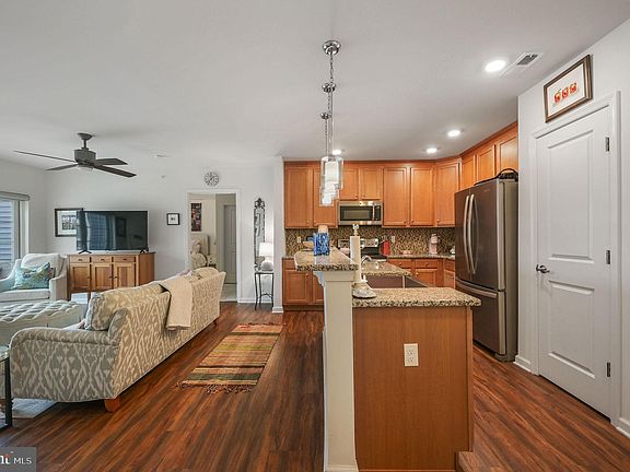 5th image of 24258 Zinfandel Ln Unit 404