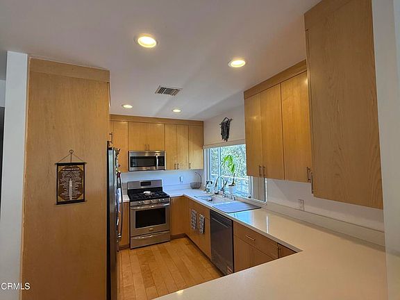 5th image of 2040 Hilldale Dr