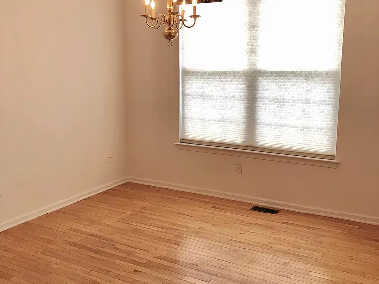 1081 Chanticleer — Photo 5