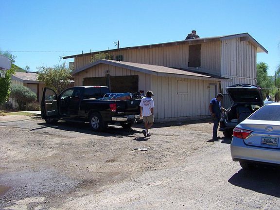 5th image of 715 W Sunland Ave
