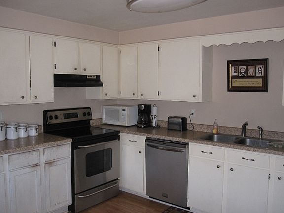 5th image of 12110 NE 72nd St