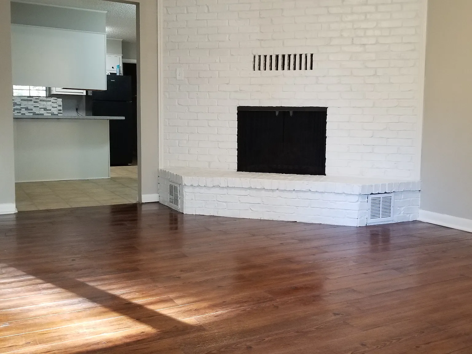 2 bed, 1100 sqft, $1,350 — Photo 4