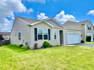1074 Chestnut Dr, Pingree Grove, IL 60140