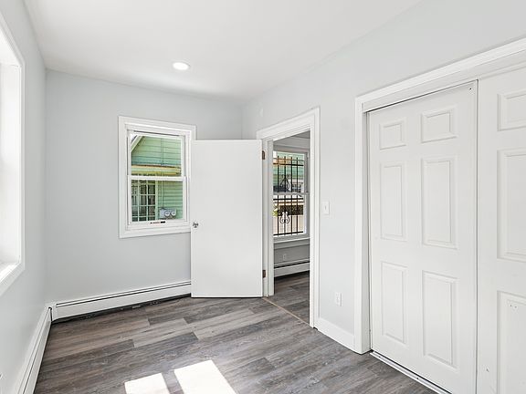 4th image of 561 Morris St Floor 1