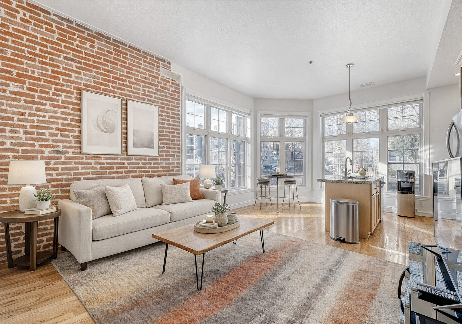 Uptown, Charm And Character With Modern Updates, 1 Bed Condo, Ground Floor, Great Natural Light! — Photo 4