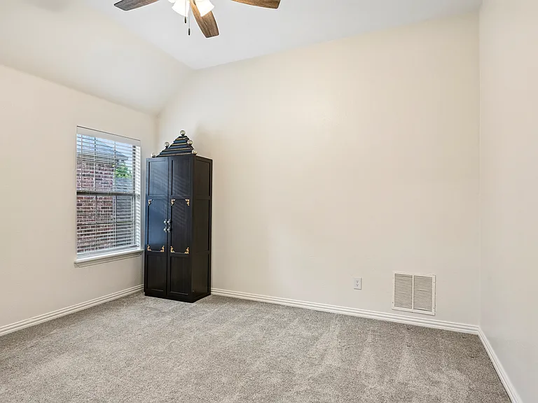 837 Moss Cliff Cir — Photo 18