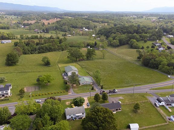 2nd image of 22347 Senedo Rd