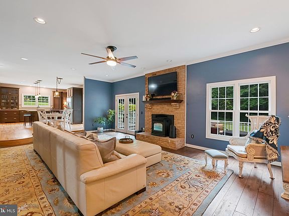5th image of 3516 Russell Thomas Ln
