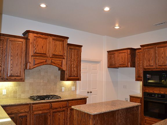 5th image of 11247 Apple Valley Dr