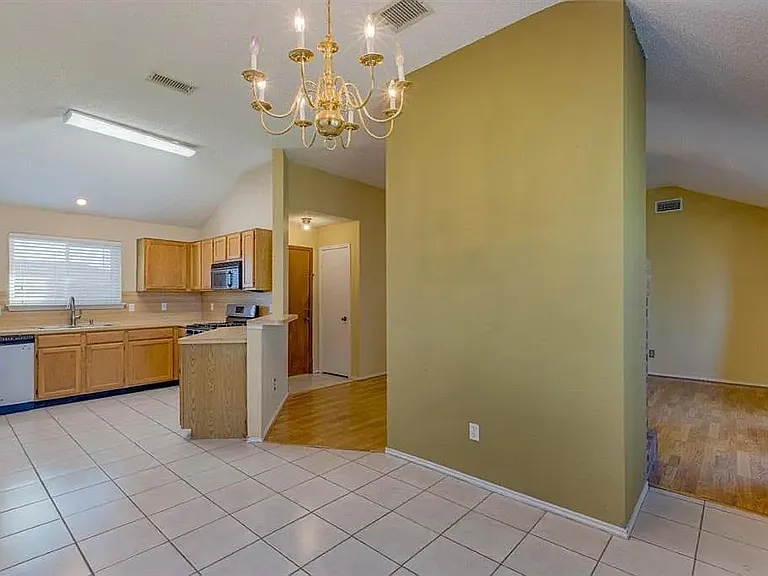 2321 Shadyoaks Ln — Photo 10