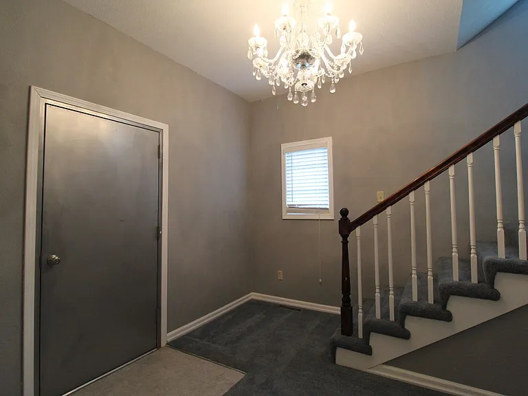 3215 Charlotte St — Photo 9