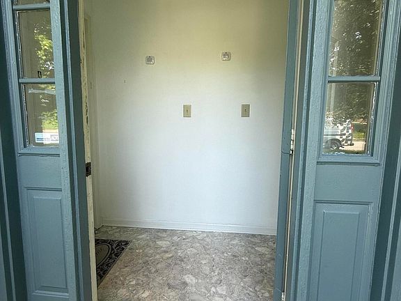 2nd image of 112 Meadowlark Dr #A