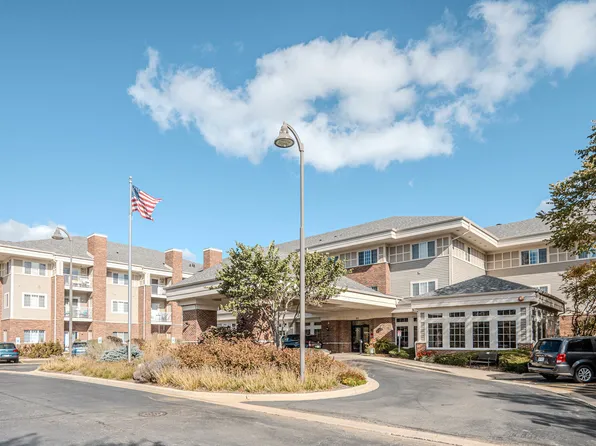 801 N McLean Blvd APT 146, Elgin, IL 60123