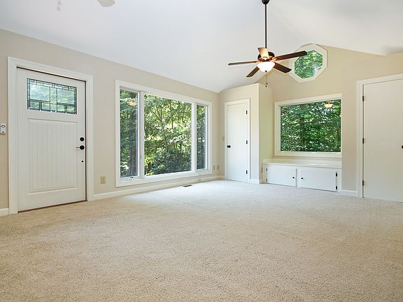 3rd image of 83 Nicewood Dr