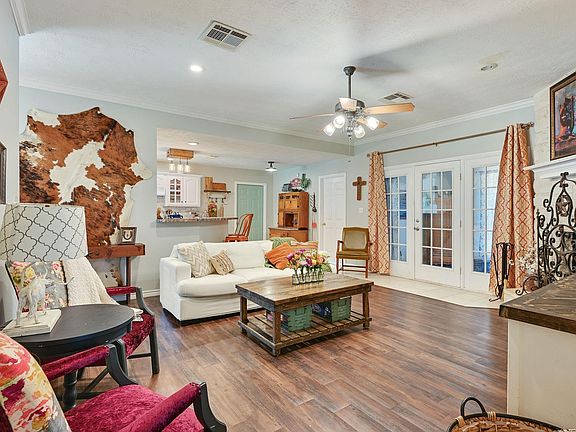 5th image of 10747 Whispering Oaks Dr
