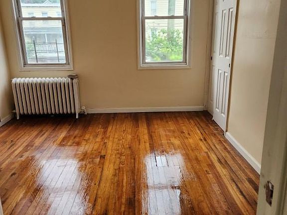 5th image of 271 Targee St Floor 2