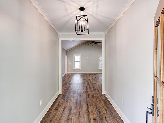 2nd image of 104 Manning Pl