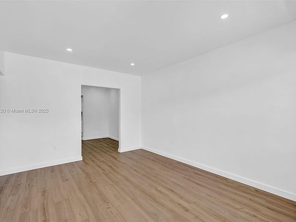 3rd image of 1315 NE 146th St #1311