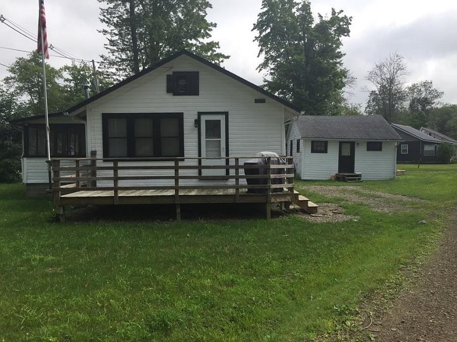 1st image of 24046 Lakeview Dr