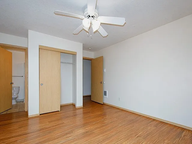 678 SE Hogan Rd #303 — Photo 7