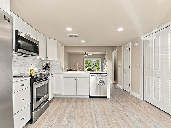 4th image of 1202 BRIGADOON DRIVE