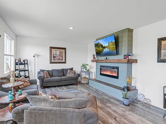 4th image of 3797 Gardenia Dr