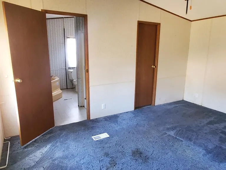 1201 Maple Ave — Photo 4