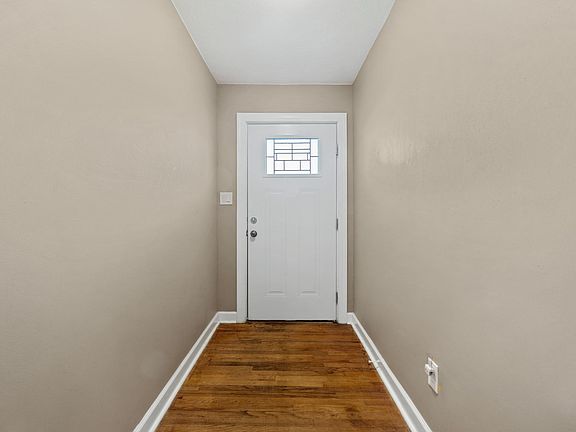 3rd image of 8051 Lion Ave