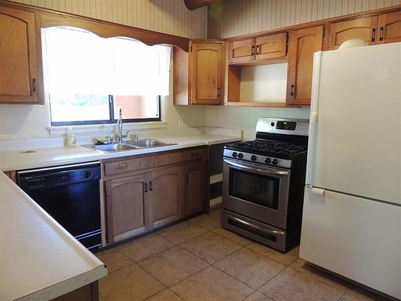 5th image of 1417 Montana Vista St