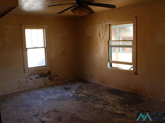 5th image of 825 W 4th Ave