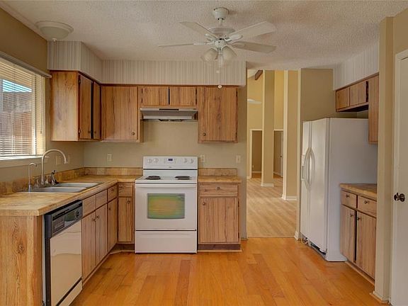 4th image of 1707 Windy Meadow Dr