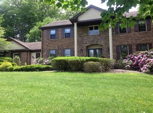 60 Knollwood Rd, Upper Saddle River, NJ 07458