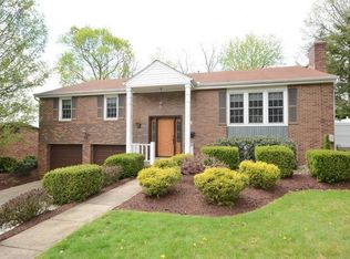 5539 Glen Hill Dr, Bethel Park, PA 15102