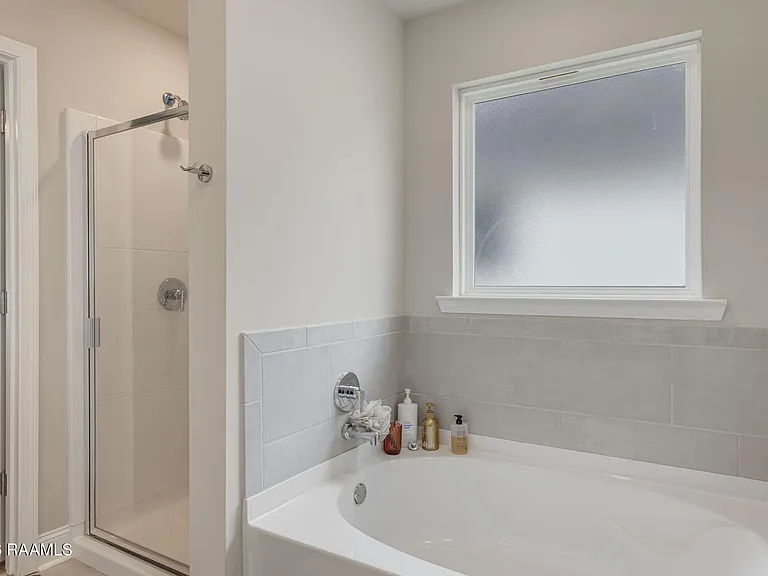 105 Harvest Falls Dr — Photo 16