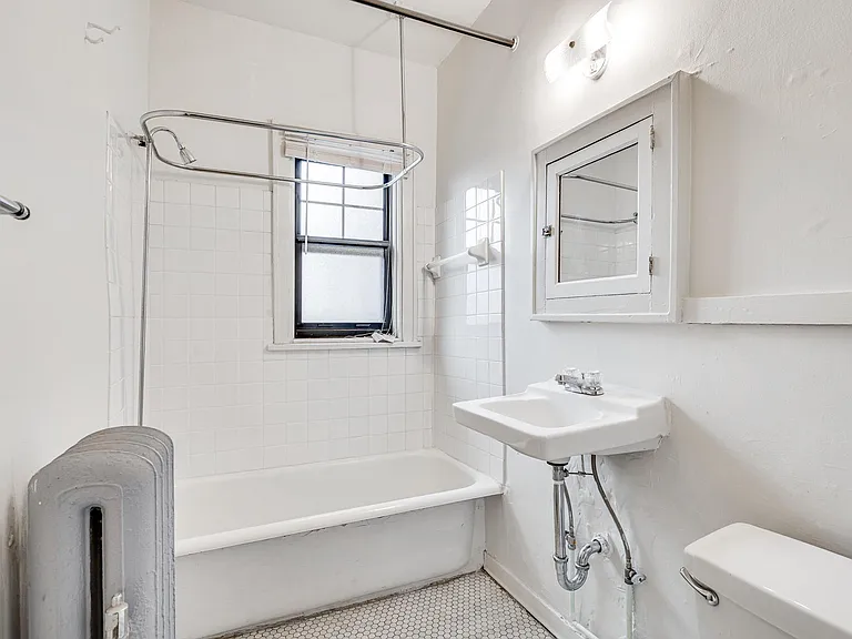 Garfield Court Apartments — Photo 20