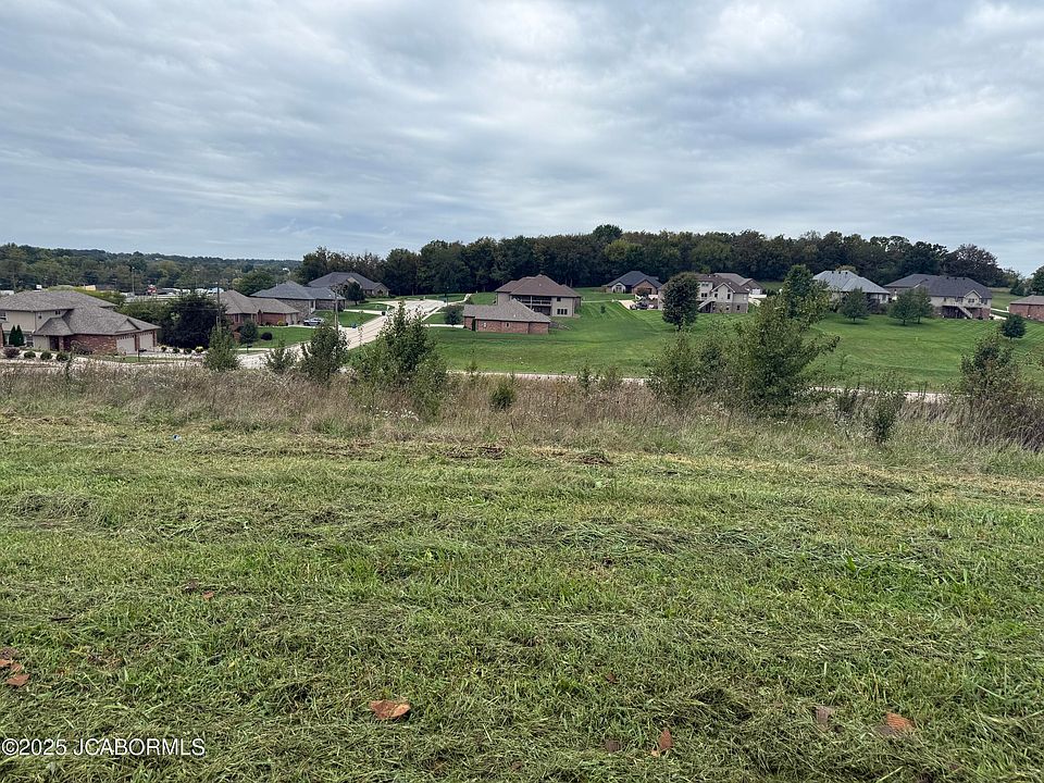 2nd image of 330 Pioneer Trail Dr
