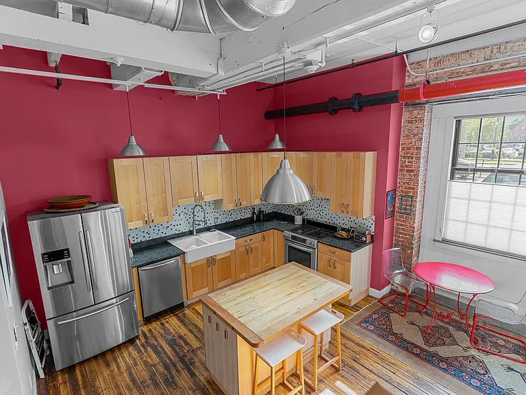 532 Kinsley Ave #110 — Photo 32