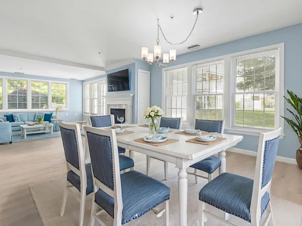 1 Riverview Blvd APT 7-101, Methuen, MA 01844