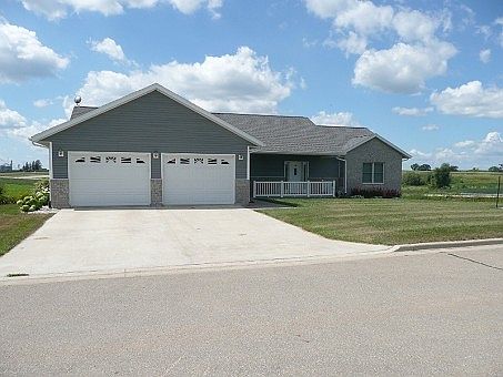 1st image of 649 Carlyle Dr
