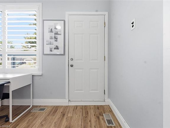 4th image of 141 East Ave