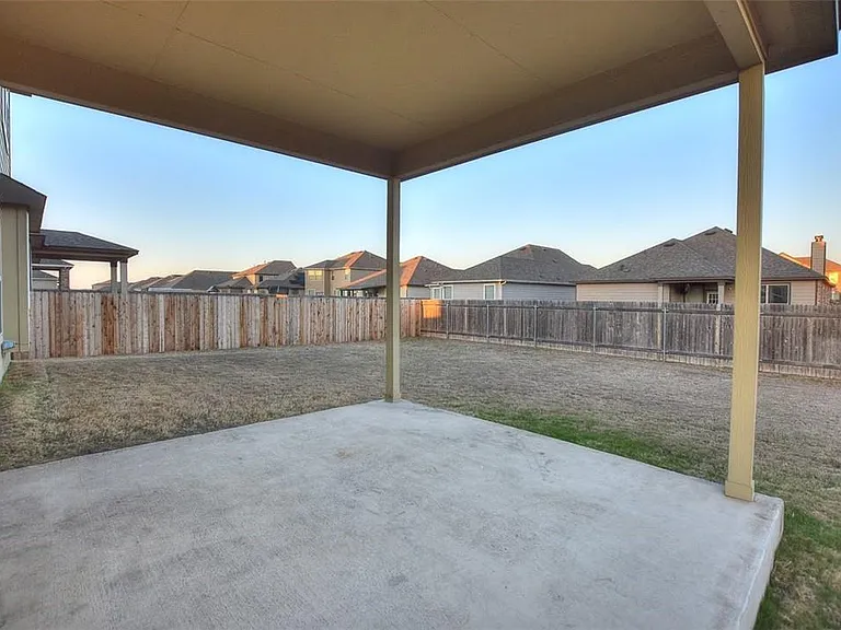 7993 Arezzo Dr — Photo 27