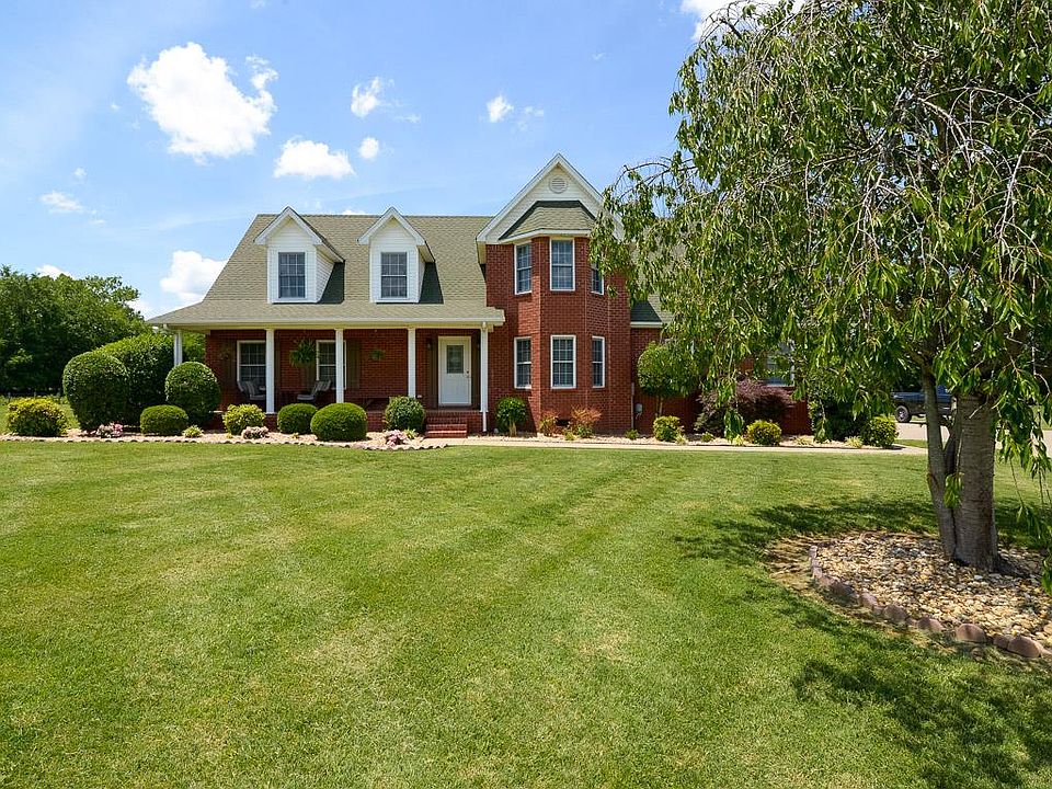 1st image of 163 Highland Cir