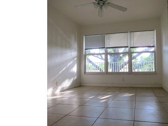 3rd image of 3260 NE 19th Ave APT 15